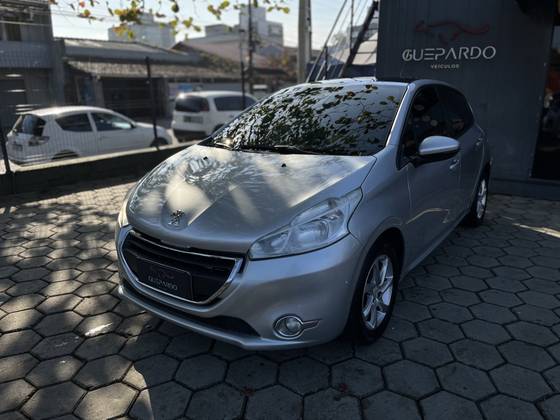 PEUGEOT 208 1.5 ALLURE 8V FLEX 4P MANUAL PEUGEOT 208 1.5 ALLURE 8V FLEX 4P MANUAL